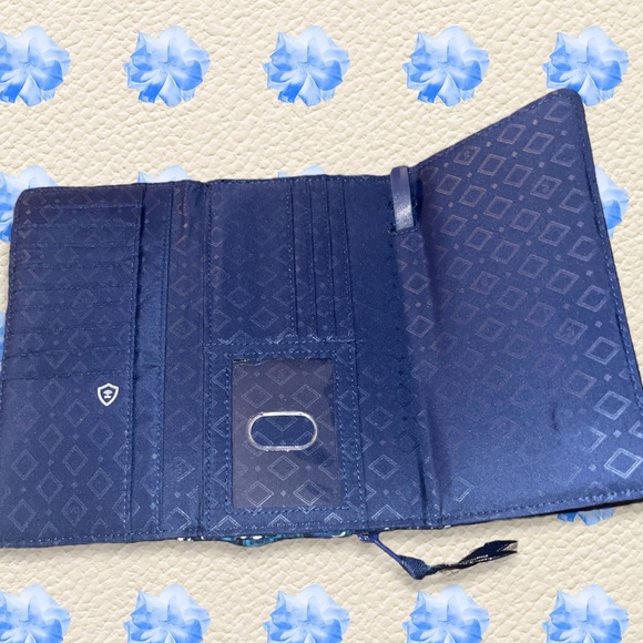 Vera Bradley tapestry wallet - Picture 5 of 5